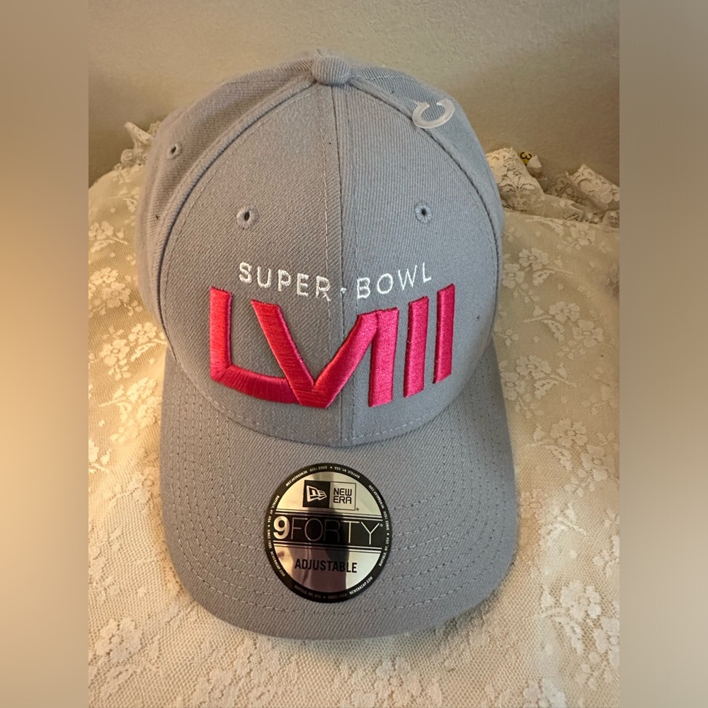 ⚠️ Super Bowl cap with an issue Men’s pre owned